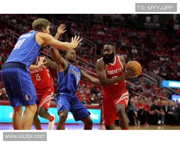 2018年火箭队与小牛队激战回顾：精彩瞬间与赛季亮点分析
